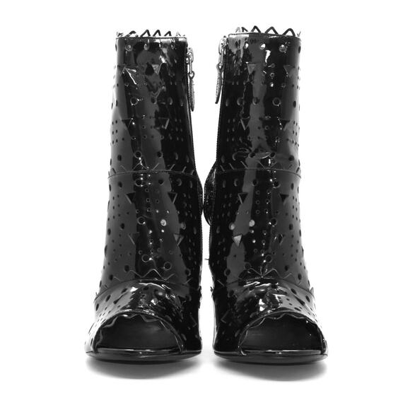 B0 NEW POUR LA VICTOIRE Black Patent Laser Cut Peep Toe Hi Heeled Boots Size 8.5 - Picture 3 of 7